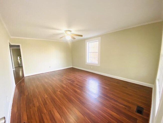 Foto del edificio - 2924 Evans Rd