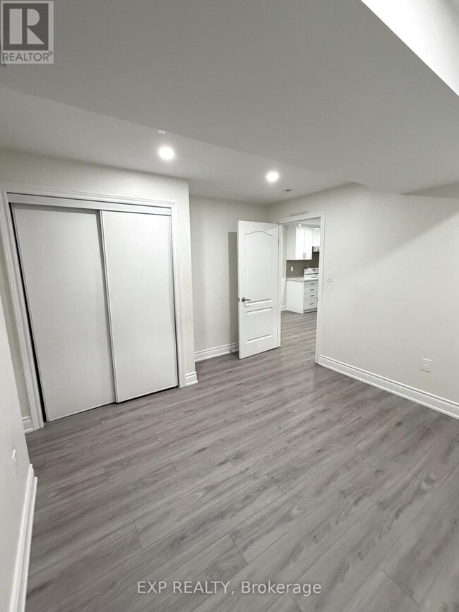 Building Photo - 16 Lady Evelyn Cres