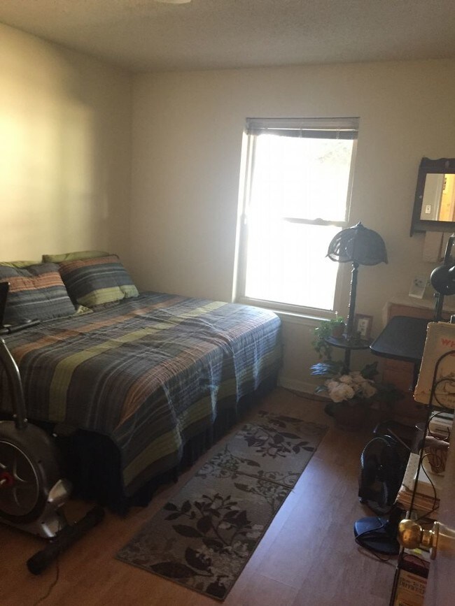 Foto del edificio - 13621 Maple Leaf Dr.