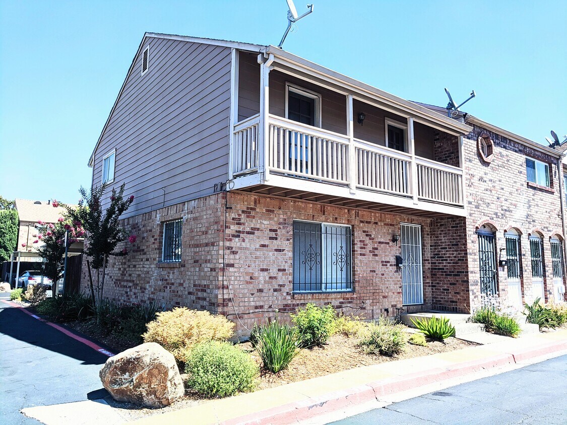 4211 Weymouth Ln, Sacramento, CA 95823 Townhome Rentals in Sacramento