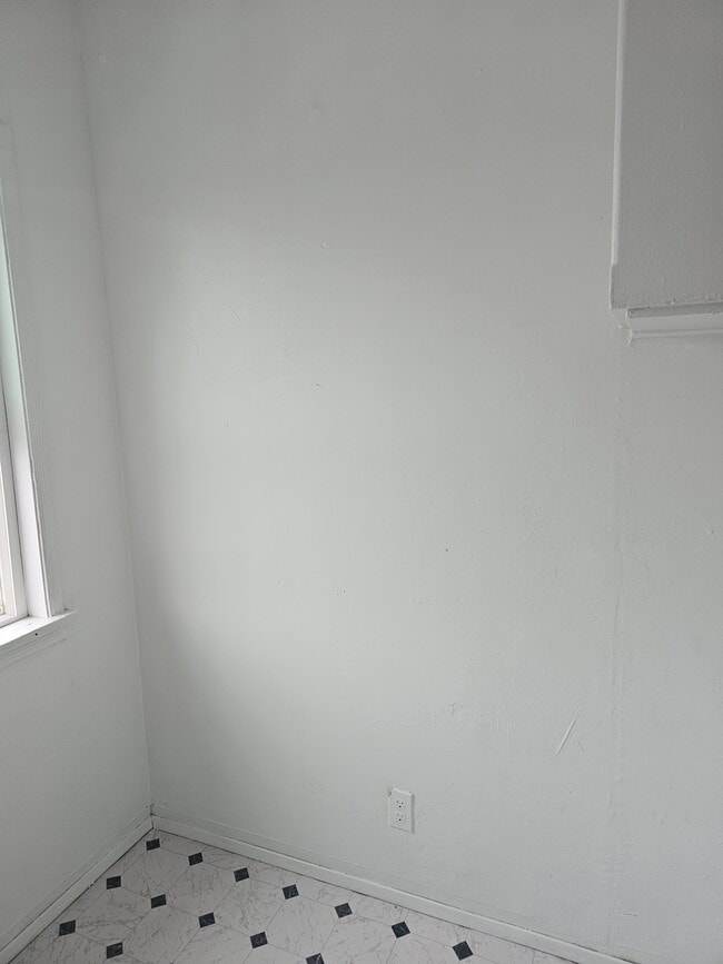 Building Photo - 2305 Hauser Blvd