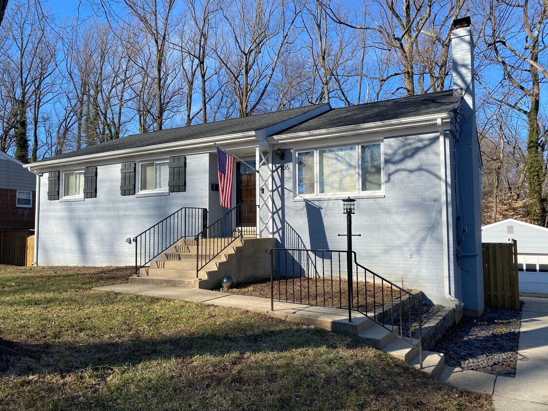 Primary Photo - 7306 Jervis St