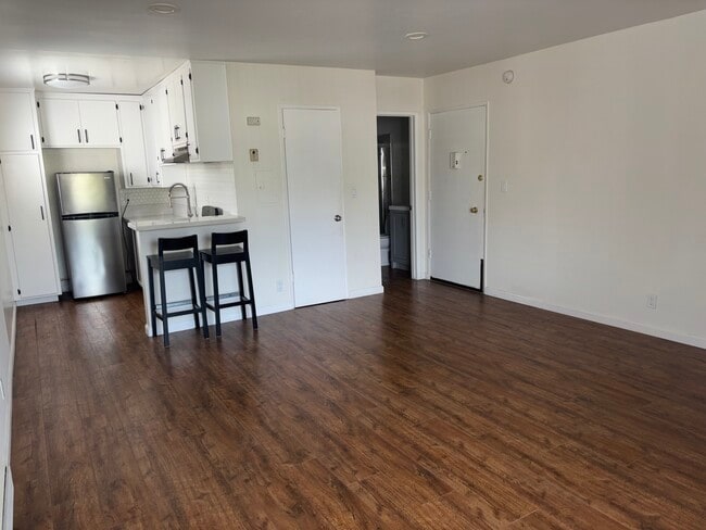 Foto del edificio - 14718 Magnolia Blvd