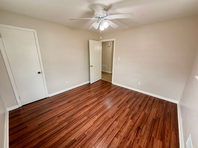 Foto del edificio - 2324 5th Ave SW