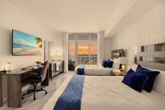 Building Photo - 2602 E Hallandale Beach Blvd