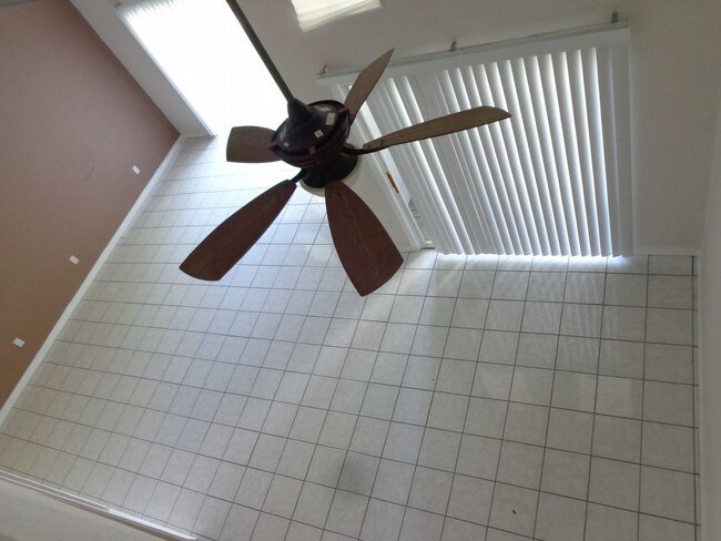 Foto del edificio - Cute 2/2 in Mill Pond PENDING LEASE