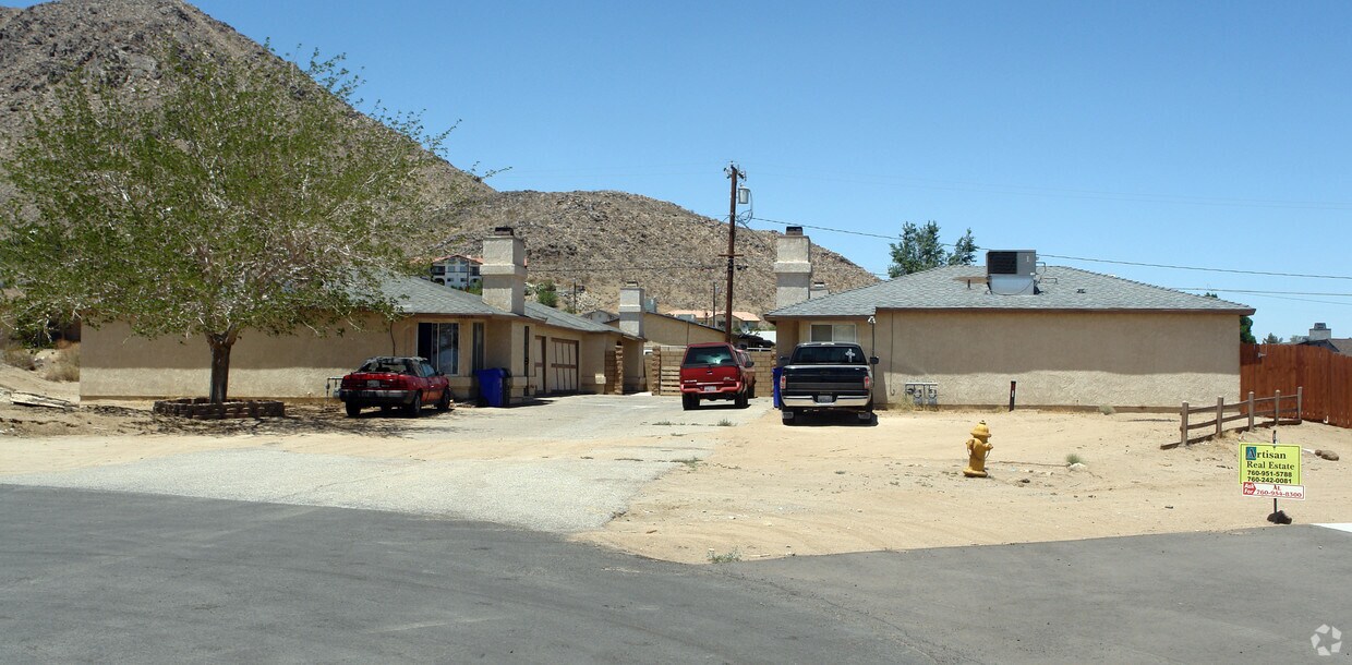 Primary Photo - 16050 Carlisle Ln