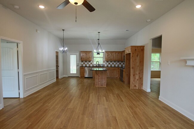 Foto del edificio - Stunning 3bedroom Home in Brownsboro, Tx!