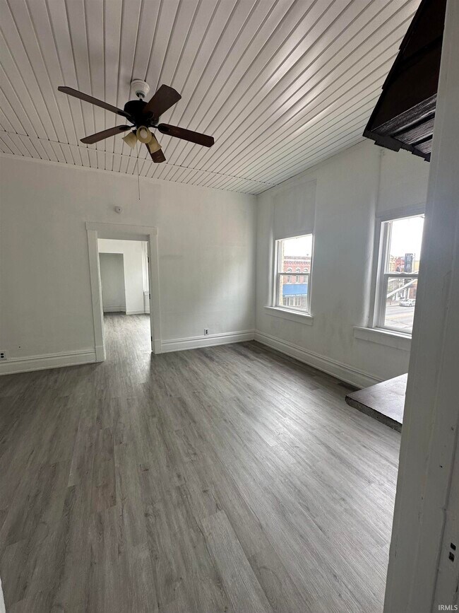 Foto del edificio - 104 N Detroit St