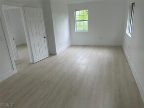 Building Photo - 420 Burning Tree Ln