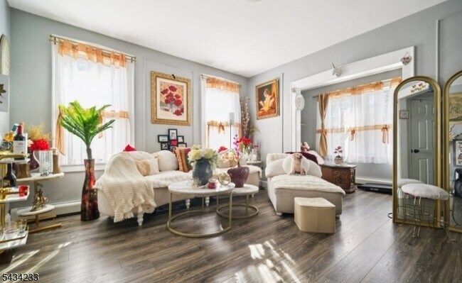 Foto del edificio - 413 Beardsley Ave