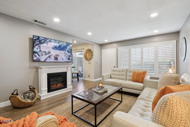 Building Photo - 1302 Alessandro Dr