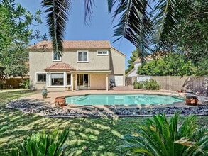 Building Photo - 803 W Bradford Dr