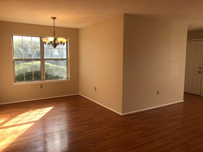 Building Photo - 93 Gregory Ln