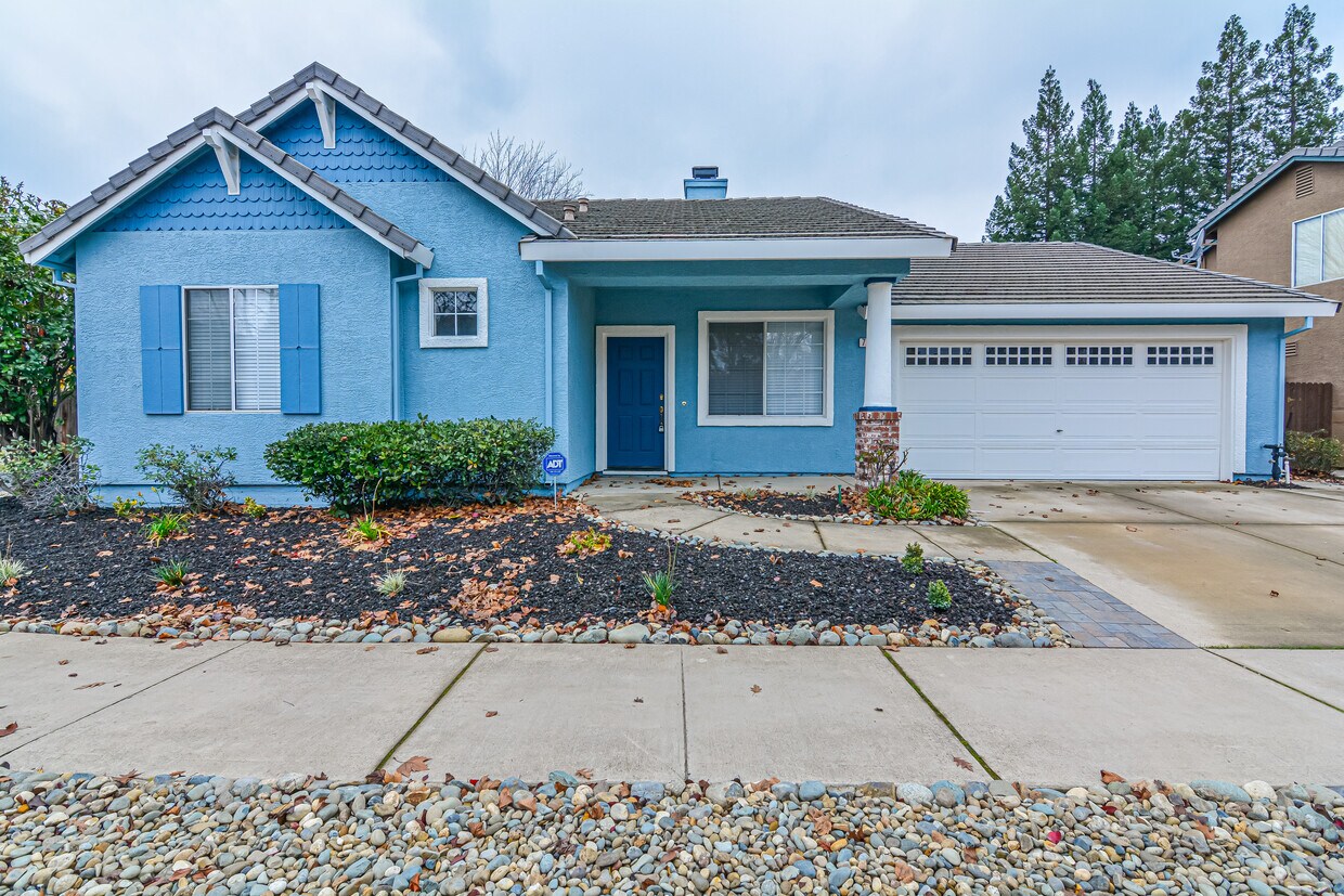 Foto principal - 756 Fifteen Mile Dr