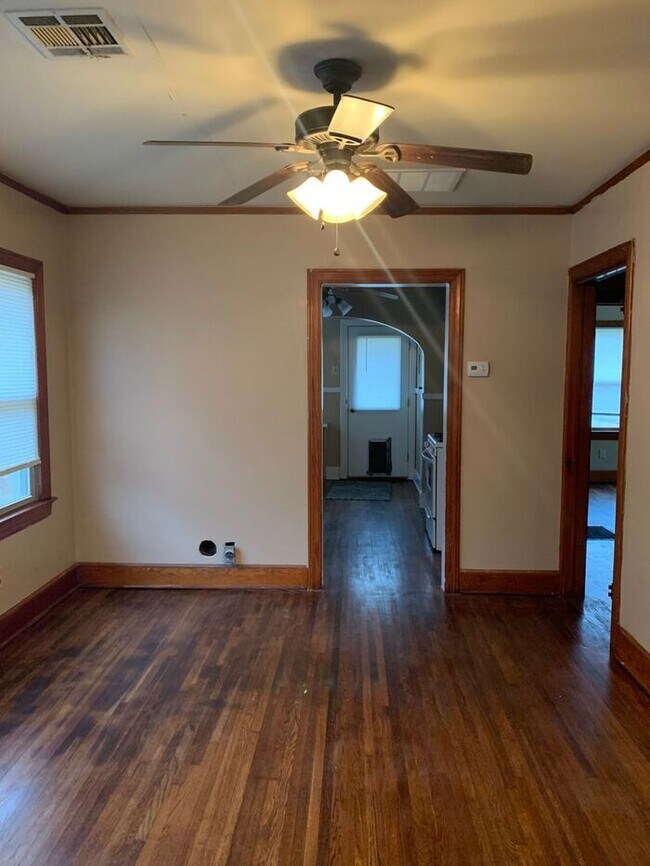 Building Photo - 1400 Bluff Ave