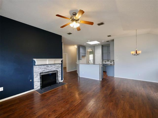 Foto del edificio - 4502 Highlands Dr
