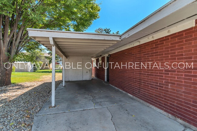 Building Photo - 595 W 1850 N