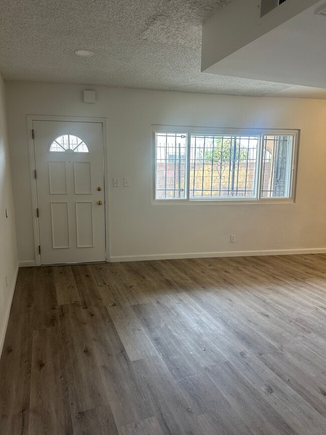 Foto del edificio - 1317 W 97th St
