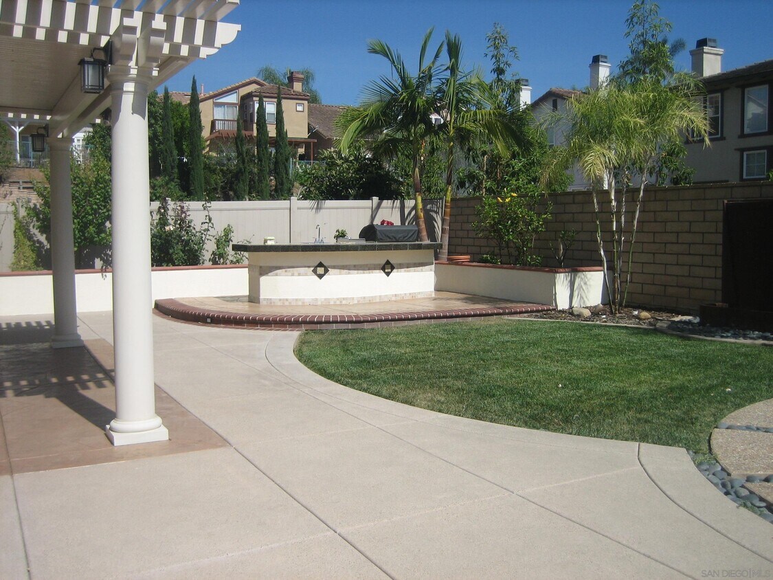 Primary Photo - 8405 Alpine Ridge Rd