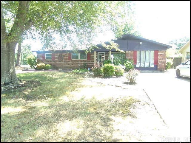 Foto principal - 8801 Mayflower Rd