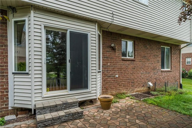 Foto del edificio - 2210 Radcliffe Dr