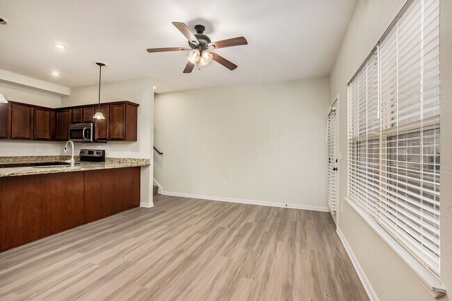 Foto del edificio - 6411 Darnell St