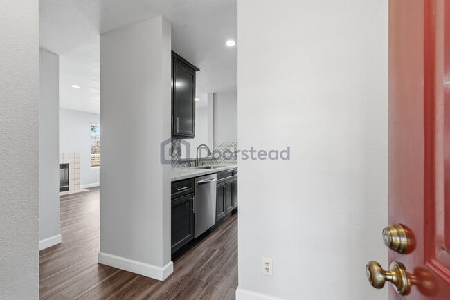 Foto del edificio - 675 Newbury Ln