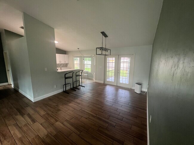 Foto del edificio - 4617 NW 21st St