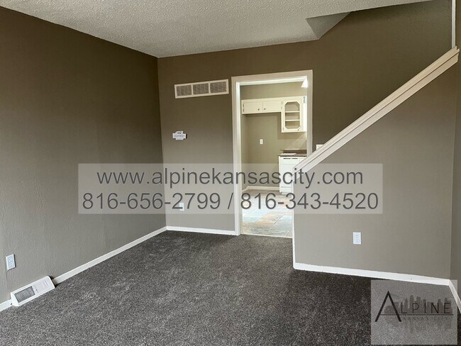 Foto del edificio - Updated Independence Duplex, Fort Osage SD