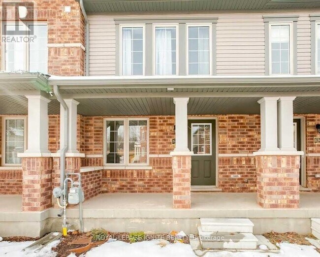 Photo du bâtiment - 636 Linden Dr