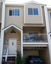 Building Photo - 322 NE Whitman St