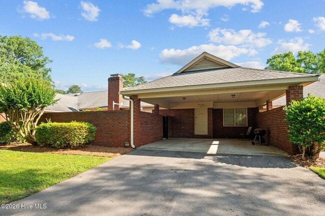 Building Photo - 809 Greenbriar Rd