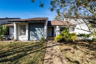 Building Photo - 126 Dahlia Village Cir