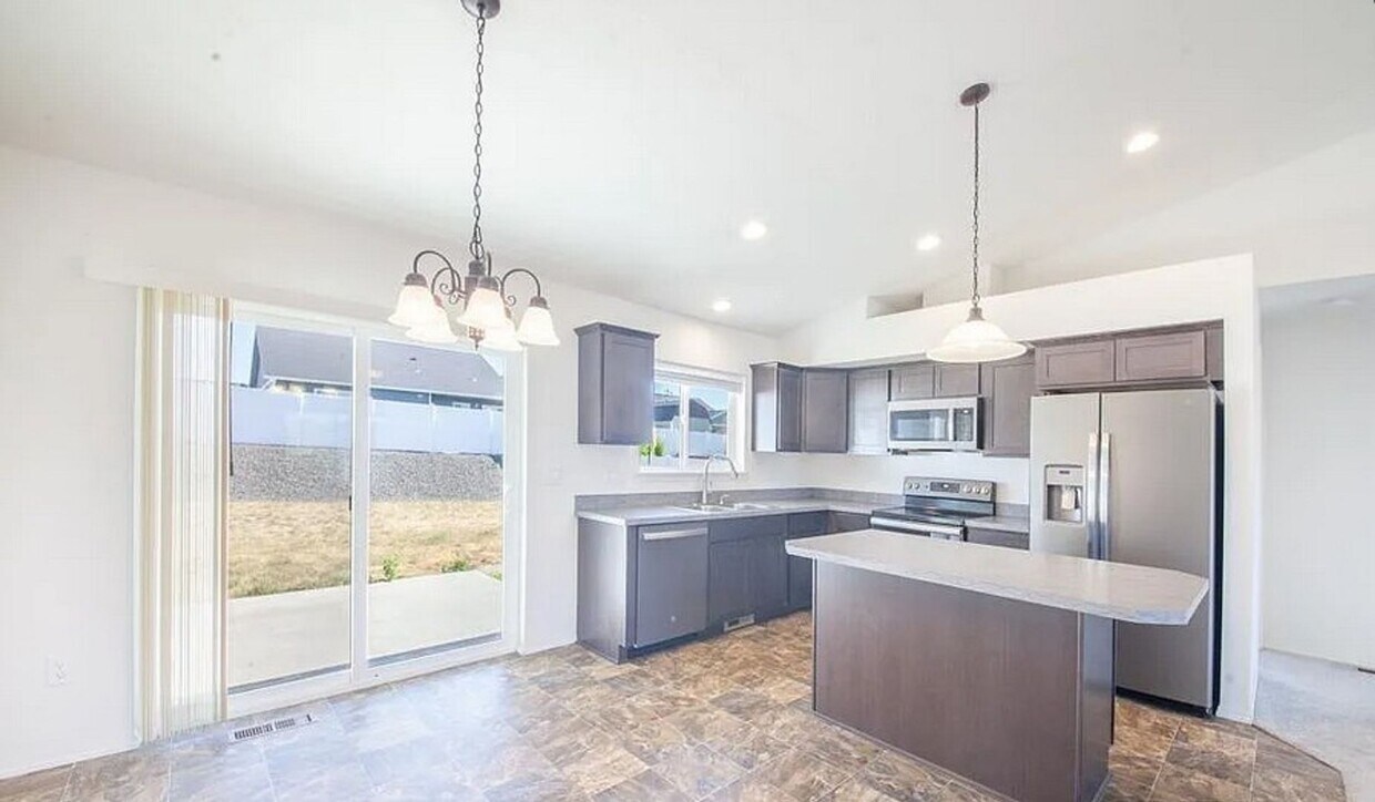 Foto del edificio - Beautiful One-Level House in New Neighborhood