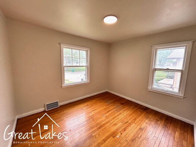 Foto del edificio - Beautiful 3 Bedroom 1 Bathroom now availab...
