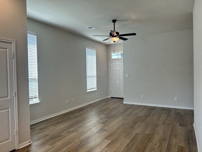 Foto del edificio - 10607 Natural Pond Rd