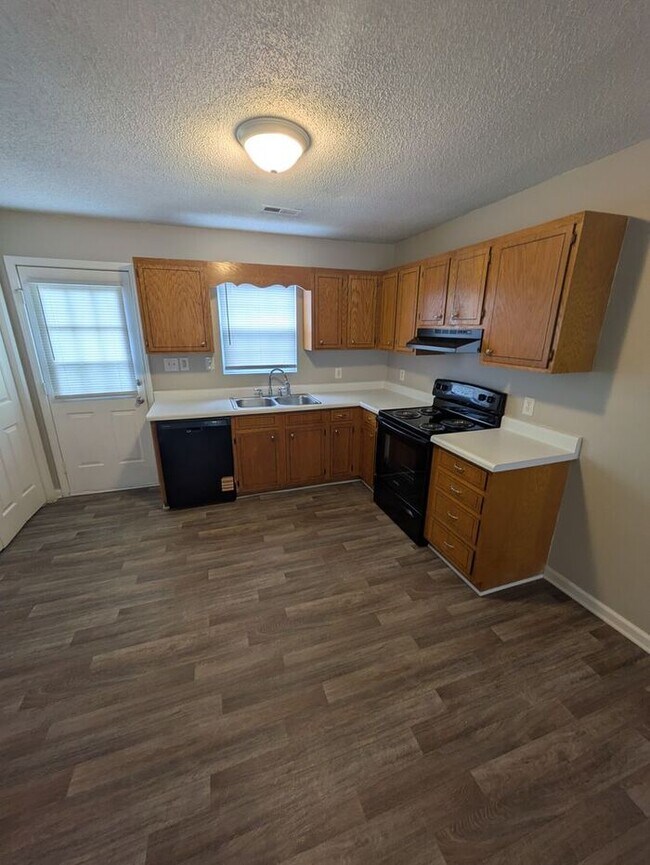 Foto del edificio - 2BD/1BA Unit at The Squires in Newton, NC