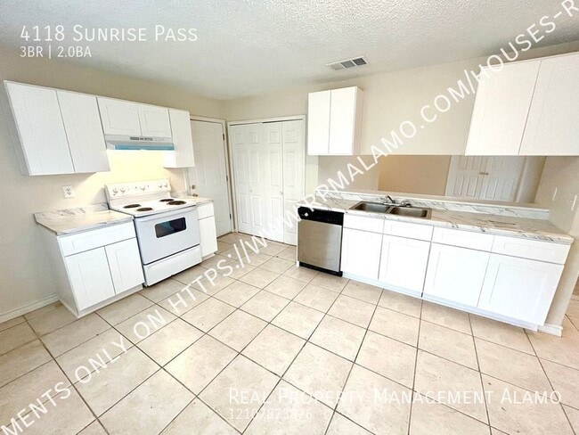 Building Photo - **APPLICATION RECEIVED** AVAILABLE NOW! 3 ...