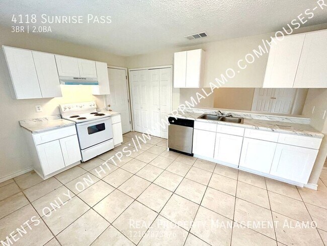 Foto del edificio - **APPLICATION RECEIVED** AVAILABLE NOW! 3 ...