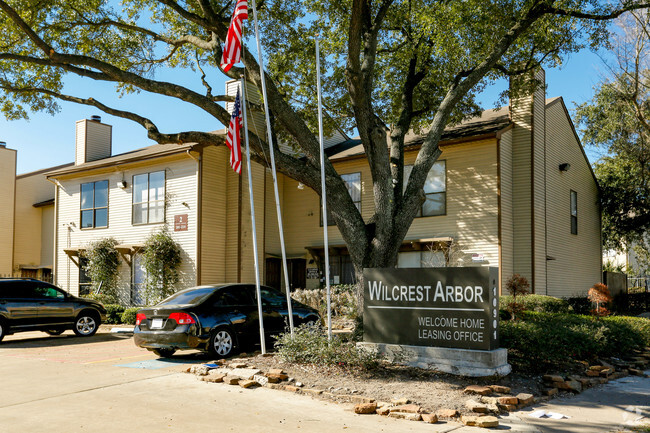 Foto del edificio - Crown Wilcrest Arbor Townhomes