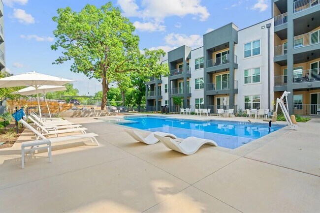 Foto del edificio - 4901 Springdale Rd