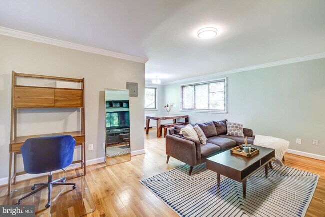 Building Photo - 2725 39th St NW