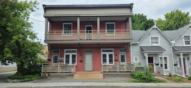 Building Photo - 215 St. Andrew St