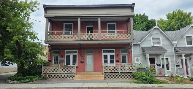 Photo du bâtiment - 215 St. Andrew St