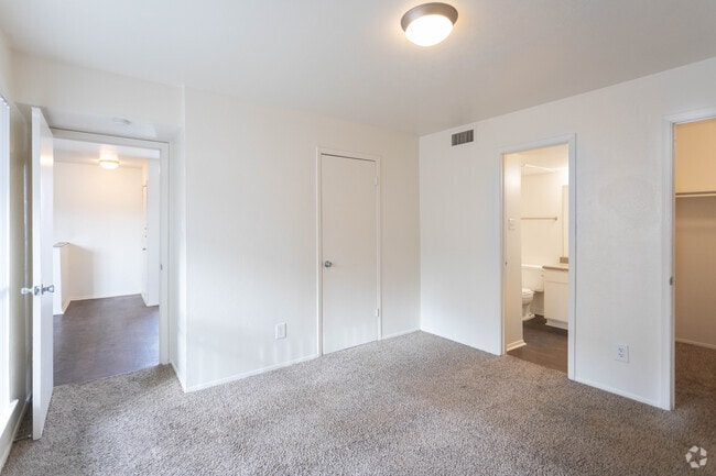 1BR 1BA - 650 SF - Brookview