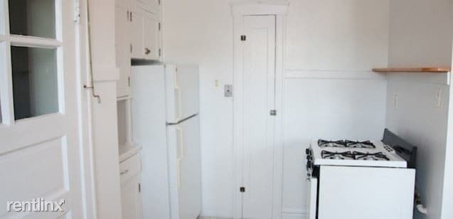 Building Photo - 317 W Calendar Ave