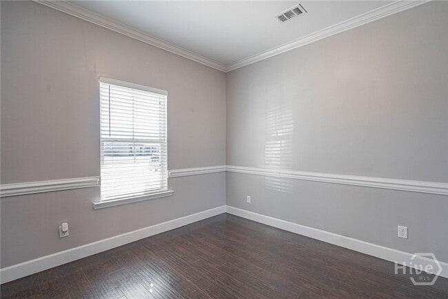 Building Photo - 100 Springcreek Ln