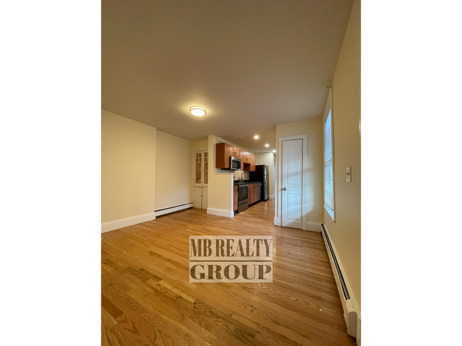 Living/dining room - 85 Hall St
