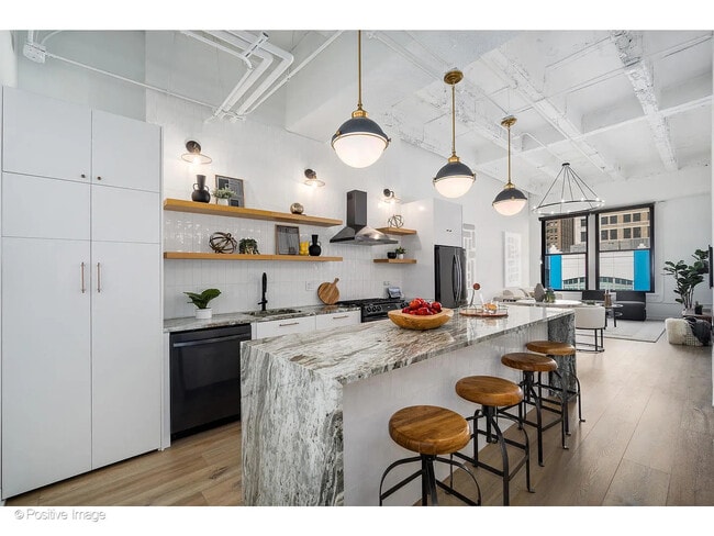 Building Photo - 20 N State St